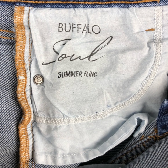 Buffalo David Britton Shorts - like NEW - Picture 7 of 7